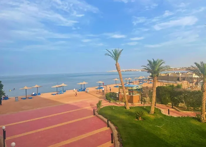 Cecelia Hotel 4*